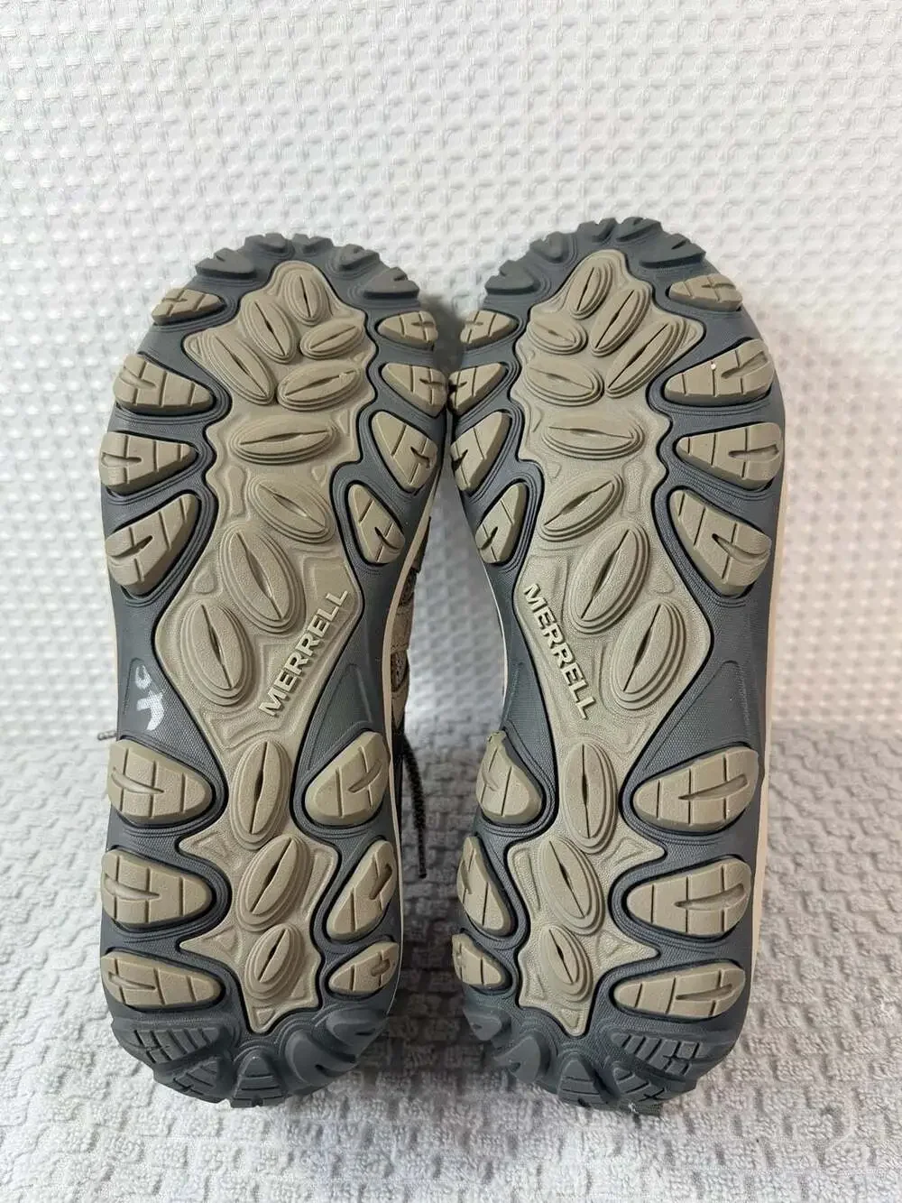 Merrell accentor low